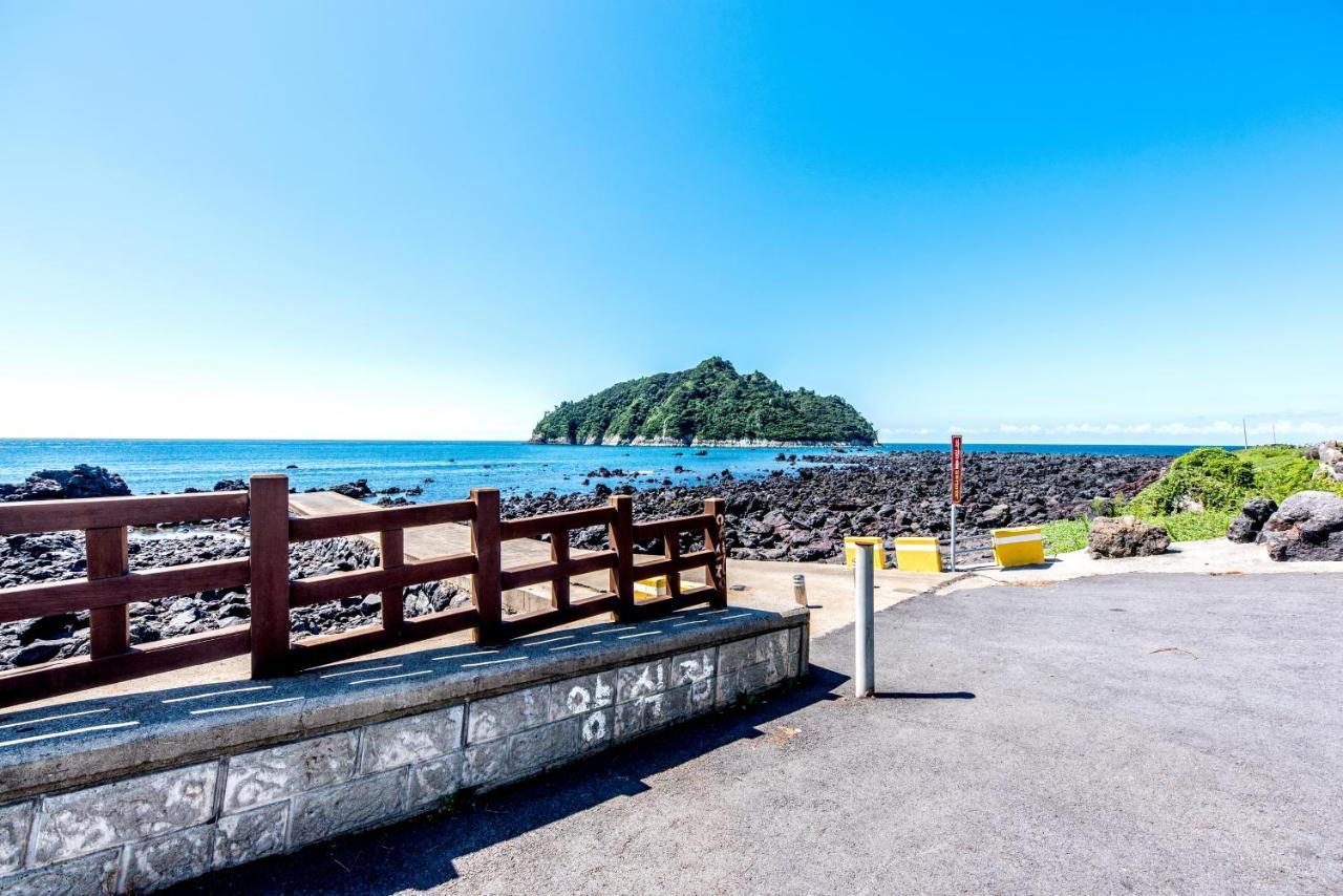 Jeju Aurum Сеогвипо Екстериор снимка